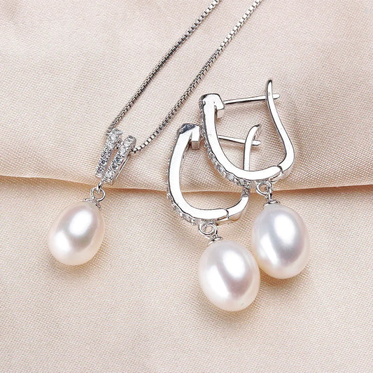 Horseshoe Freshwater Pearl Earrings & Necklace Jewelry Set - White